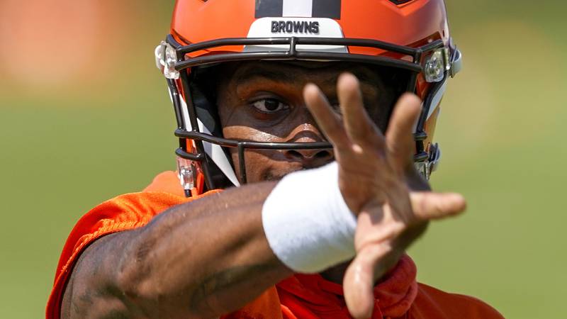 Cleveland Browns quarterback Deshaun Watson runs drills at the NFL football team's training...