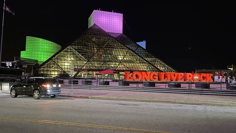 Fight against metastatic breast cancer showcased by Terminal Tower, Rock and Roll Hall of Fame